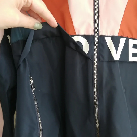 Maje Blima Colour Blocked Love Logo-Print Windproof Navy Zip Jacket 36 or Small - Picture 9 of 16